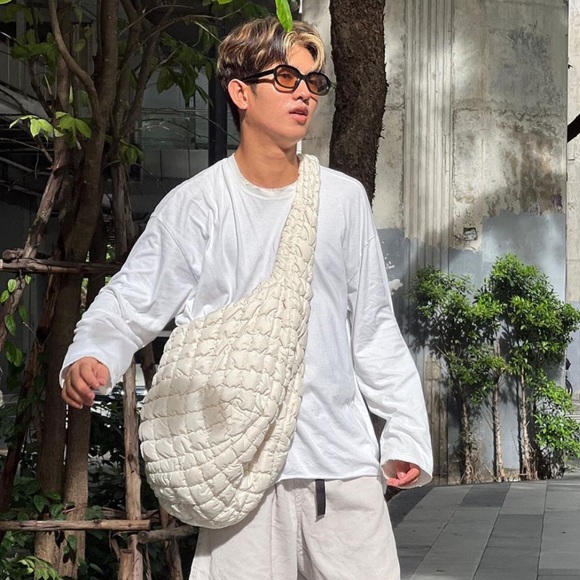 NWT COS OVERSIZED QUILTED CROSSBODY BAG Ivory Cream - Picture 3 of 7